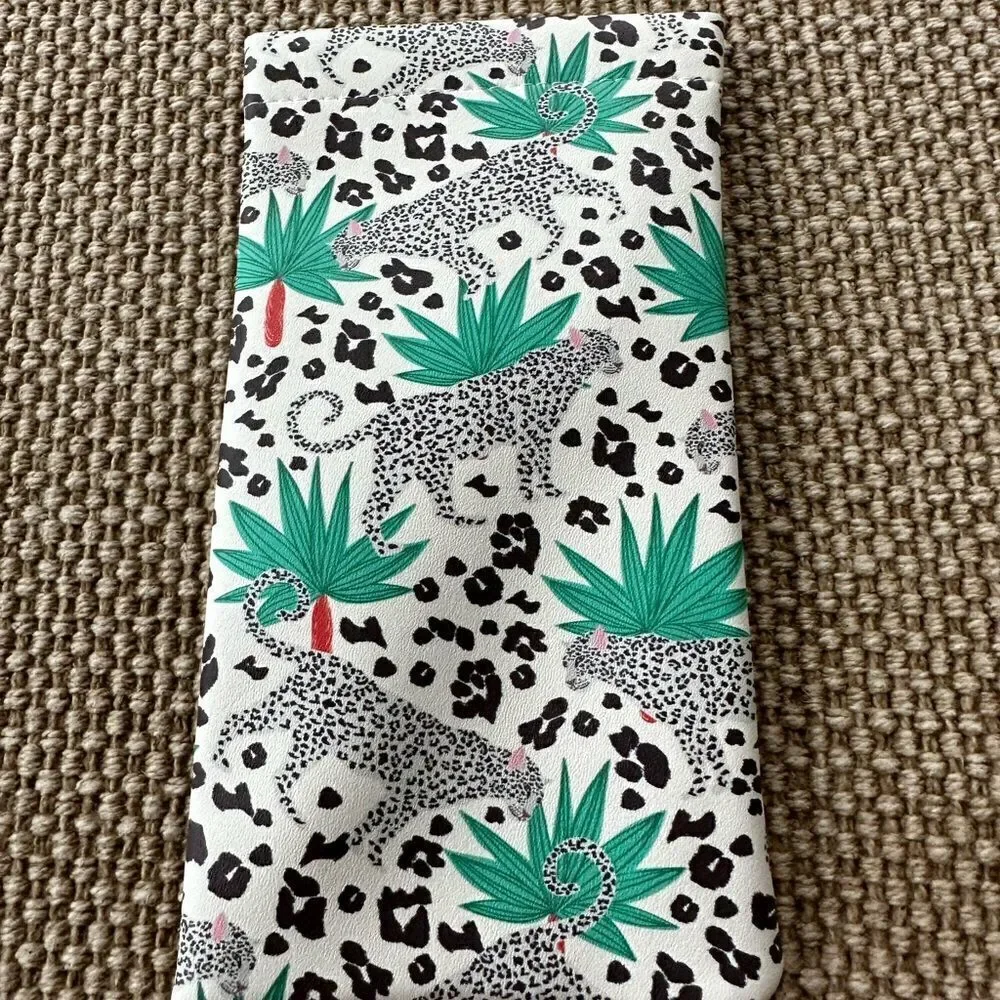 New Soft Glasses Case Pouch. Snap Closure. Soft interior with attached cloth